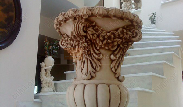Μαρμάρινη εσωτερική σκάλα - Indoor view